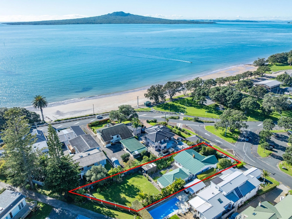Photos of 2 Seabreeze Road