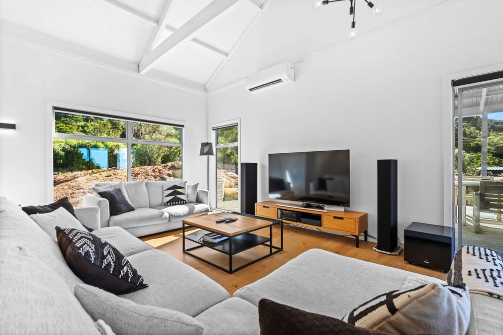 Photos of 27 Wainikau Lane