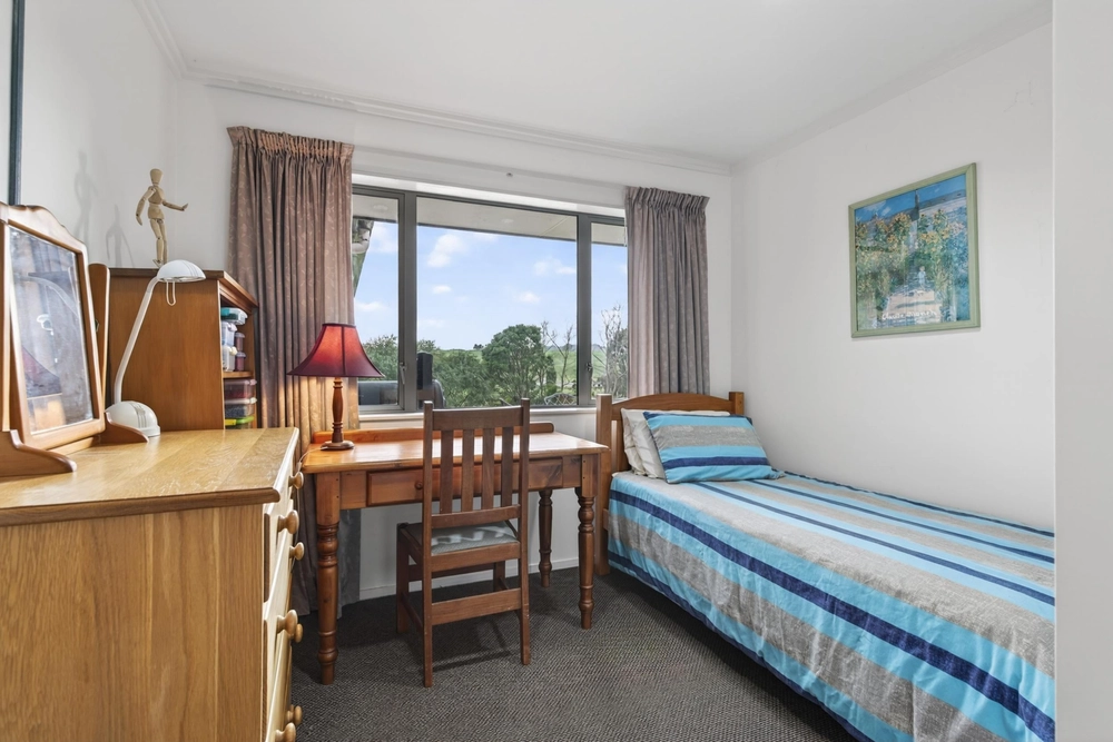 Photos of 283 Maungakaramea Road