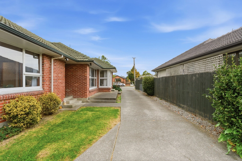 Photos of 50 Staveley Street