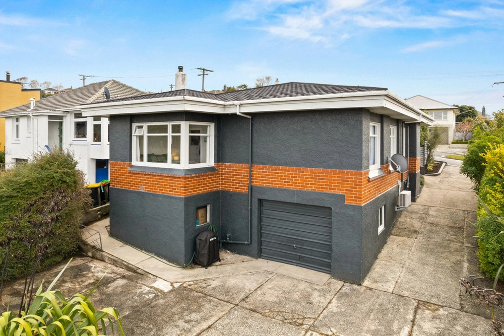 Photos of 141 Easther Crescent