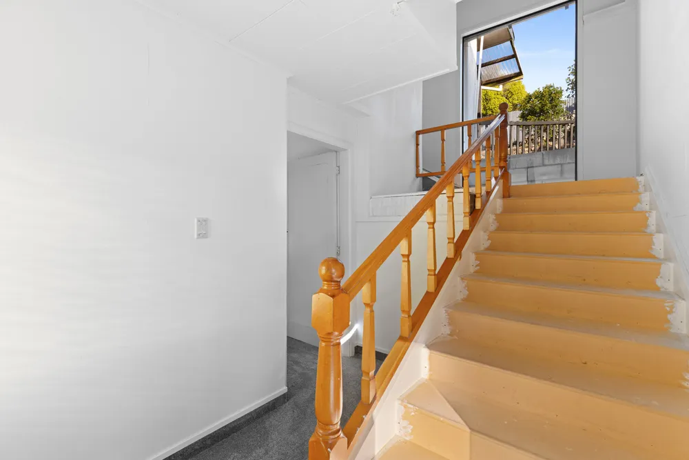 Photos of 33 Tuawera Terrace