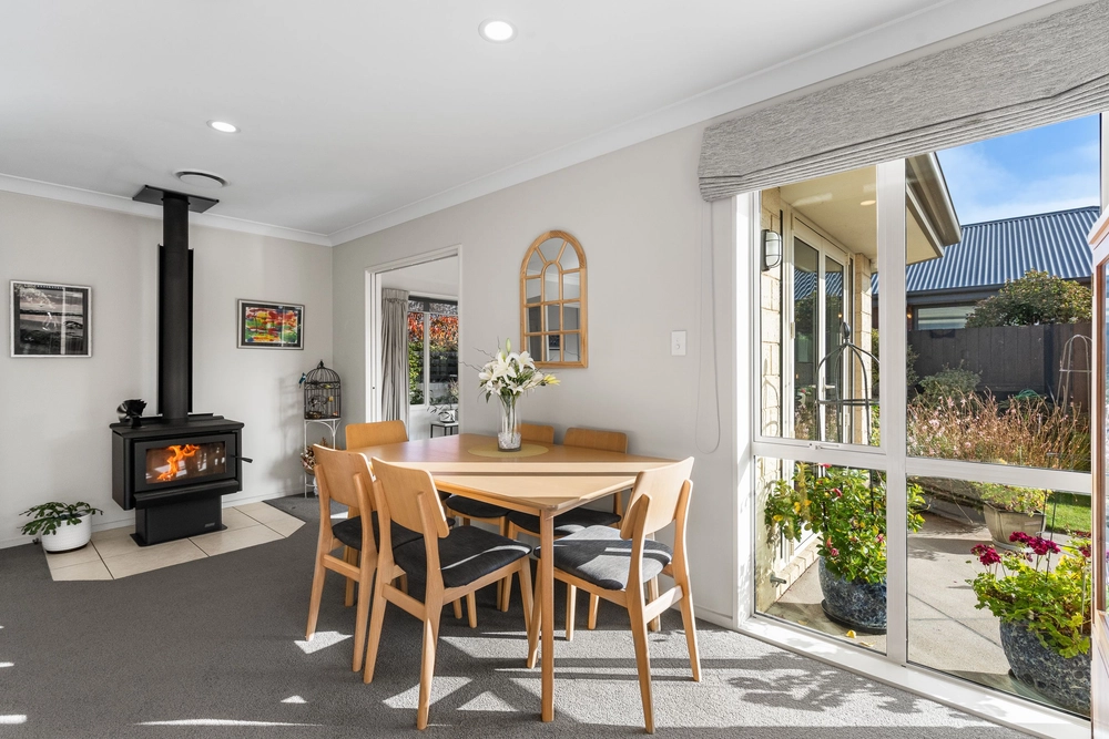 Photos of 19 Magnolia Boulevard