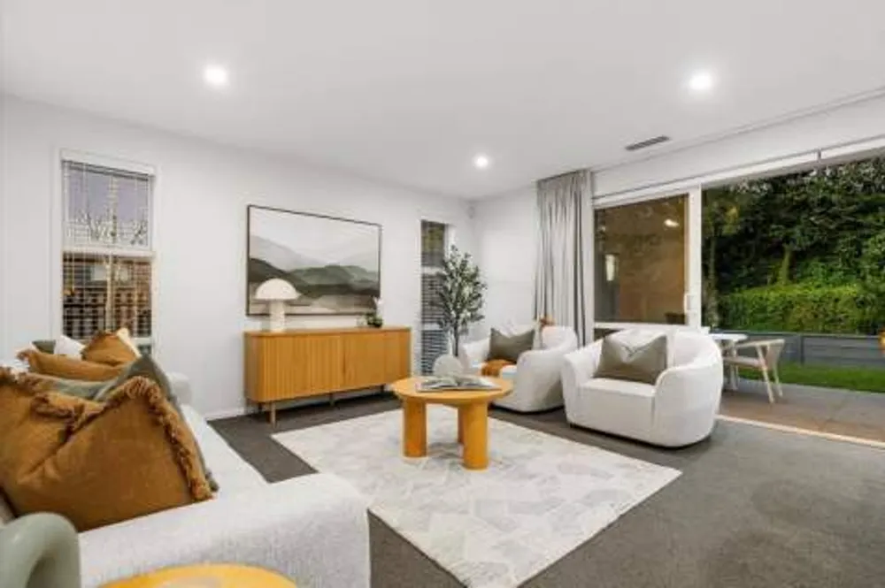 Photos of 217 Lakes Boulevard