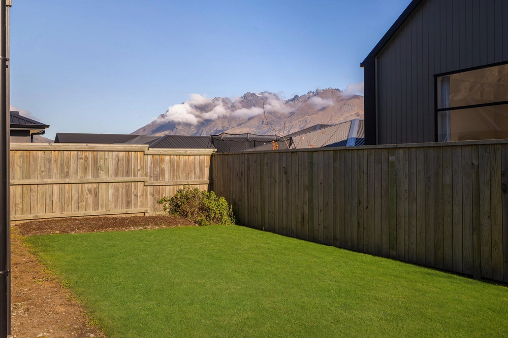 Photos of 8 Bale Road, Hanley's Farm