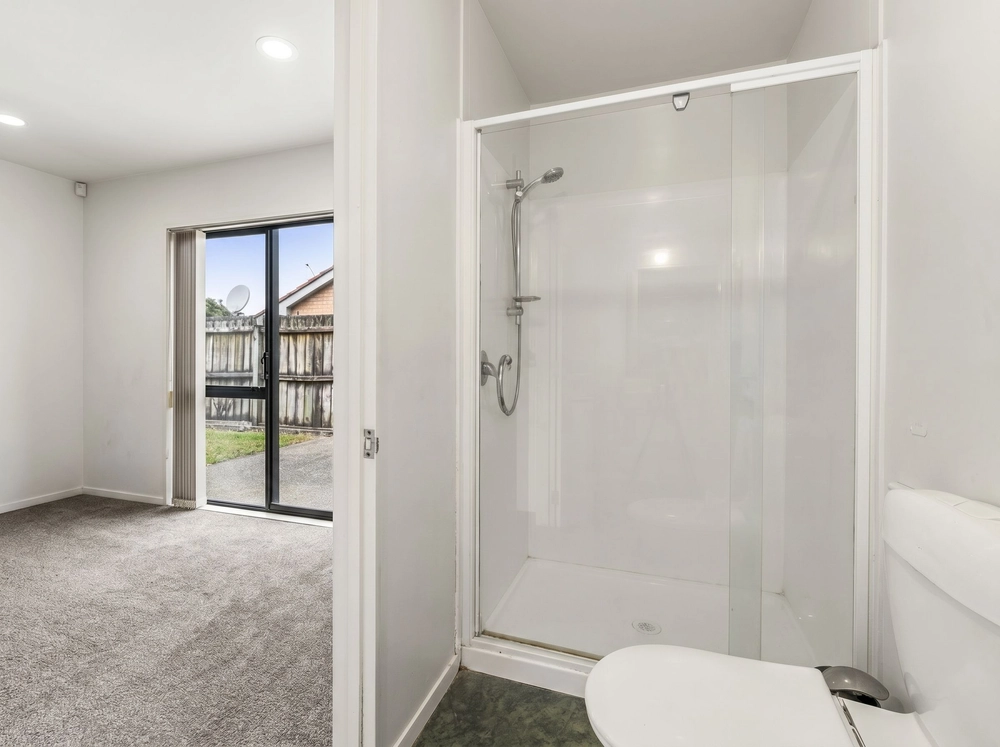 Photos of 2/124 Alfriston Road