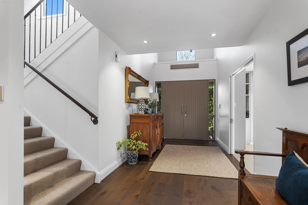 Photos of 20 Thornycroft Street
