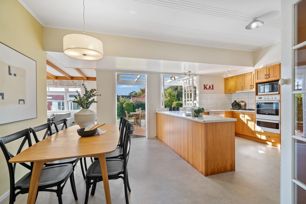 Photos of 17 Shortland Street