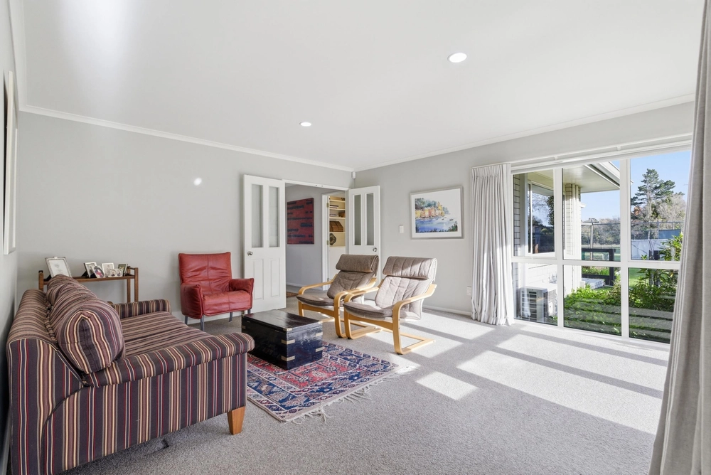 Photos of 328 Newell Road