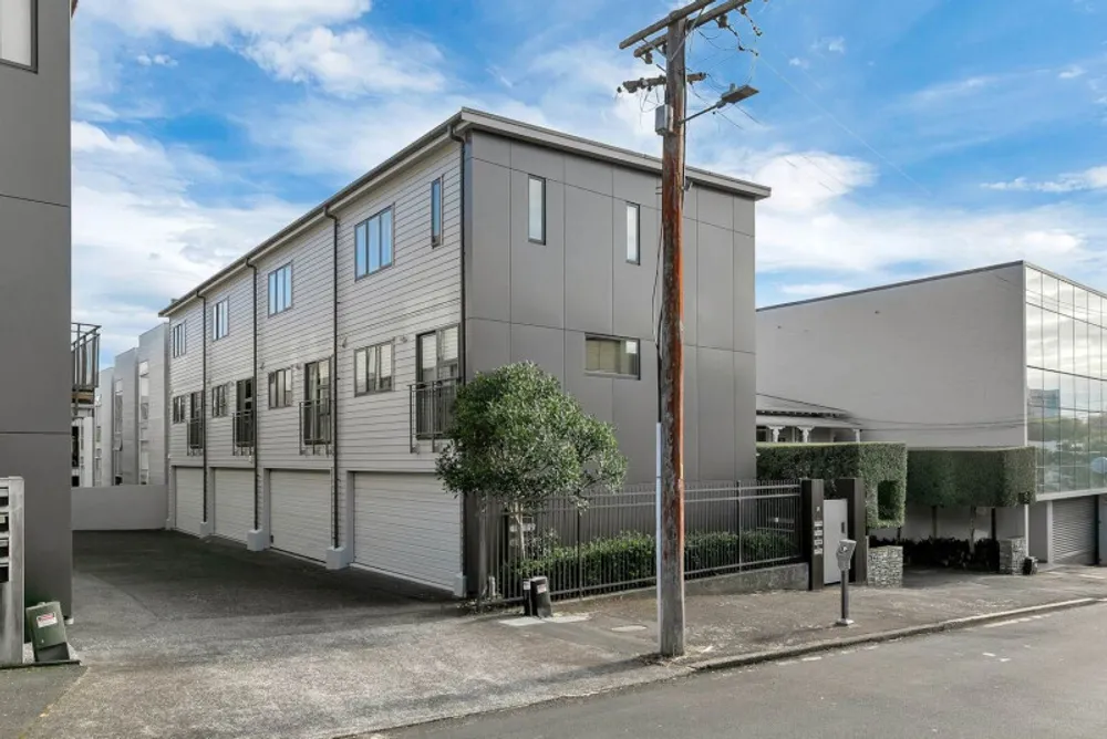 Photos of 2/34 Ireland Street