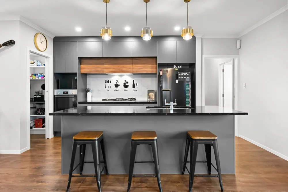 Photos of 9 Earp Crescent