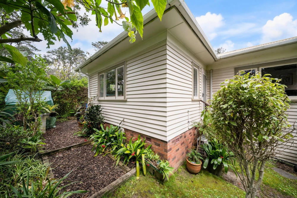 Photos of 83 Endeavour Street