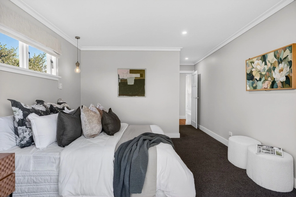 Photos of 9 Woodhouse Road