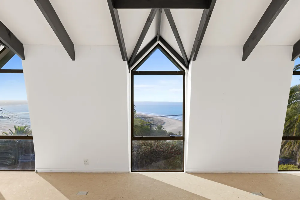 Photos of 33 Tuawera Terrace