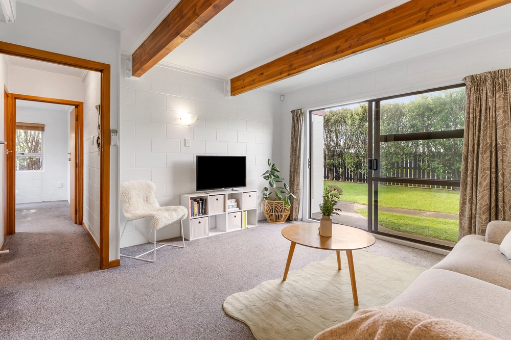 Photos of 720 Te Atatu Road