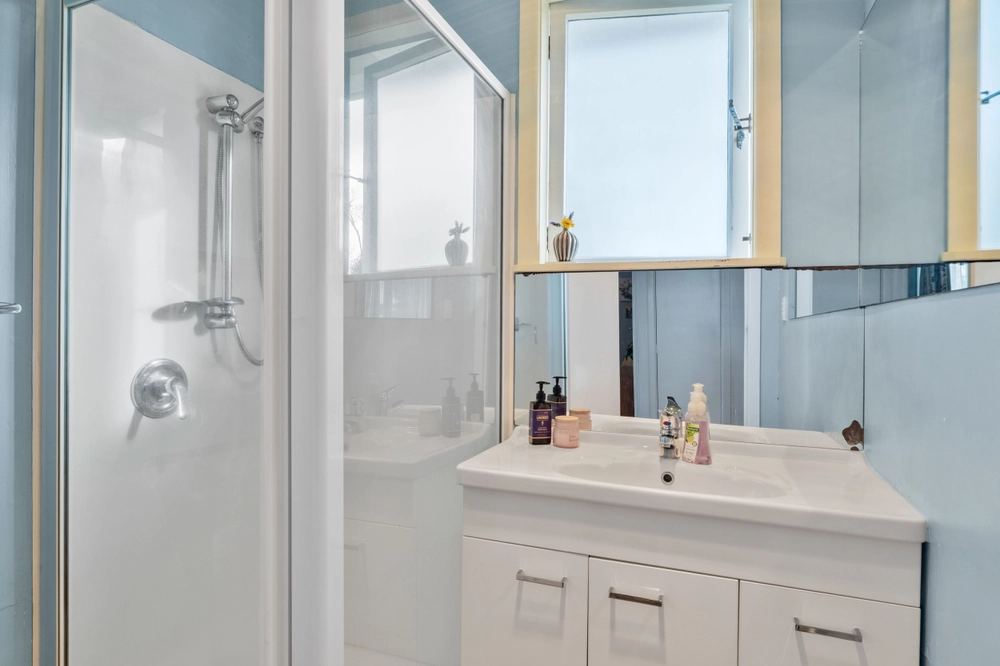 Photos of 15 Albion Place