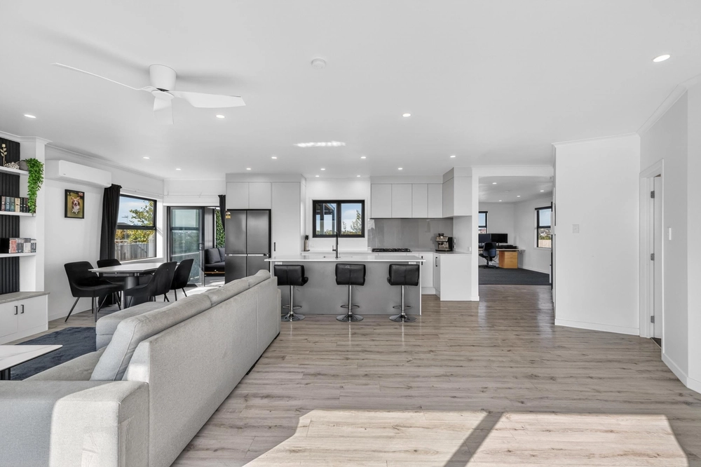 Photos of 121 Baverstock Road