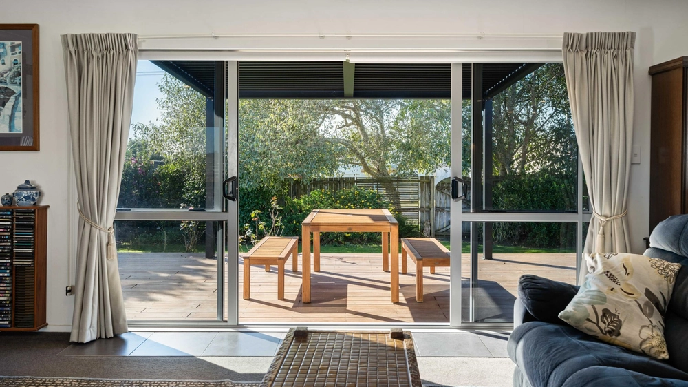 Photos of 1522 Kaiaua Road