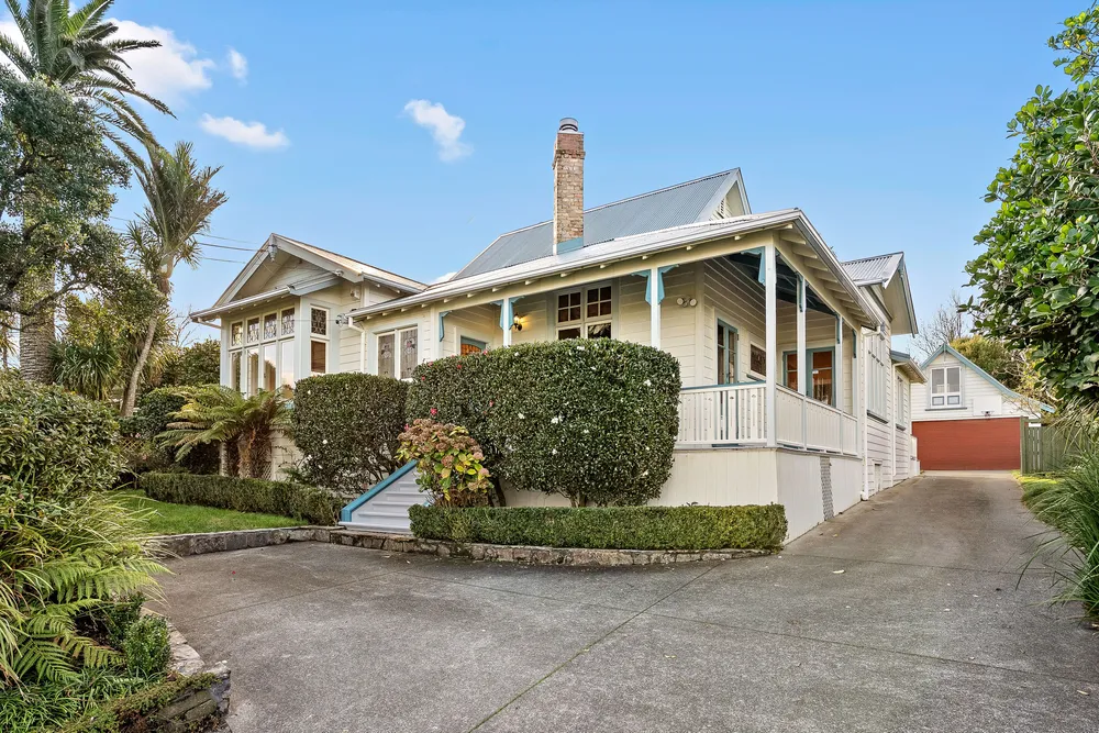 Photos of 1 Plunket Road