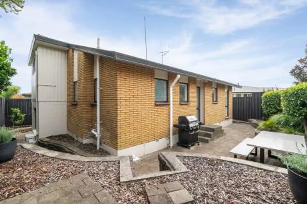 Photos of 48 Eaton Crescent