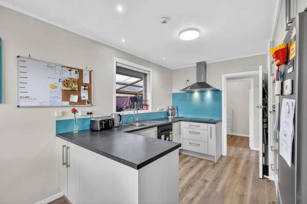 Photos of 15 Great Burke Street