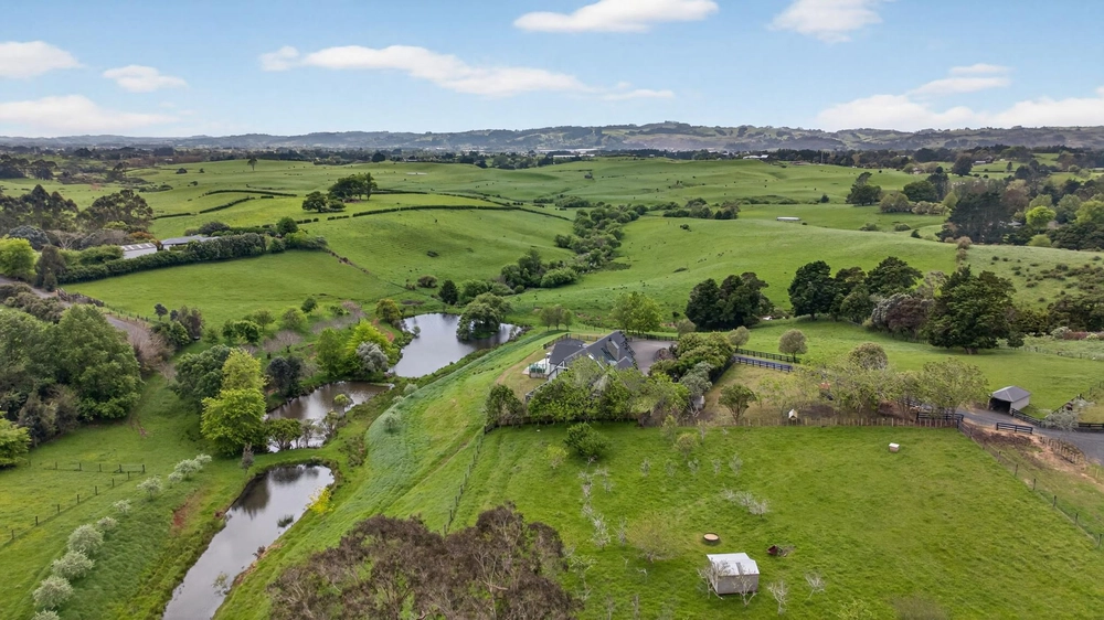 Photos of 333 Tuhimata Road