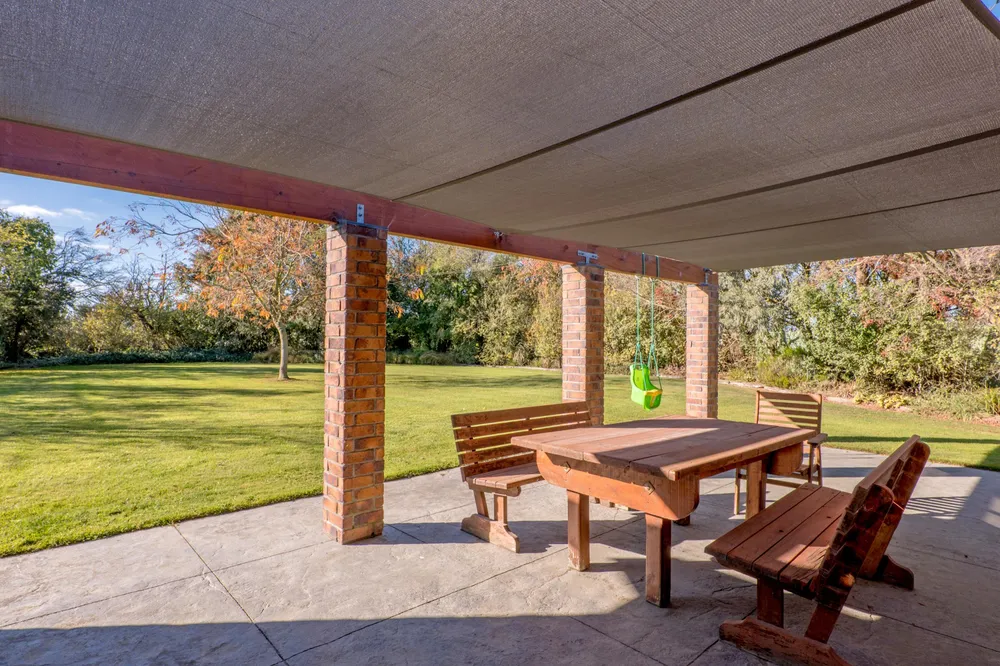 Photos of 1824 Pole Road