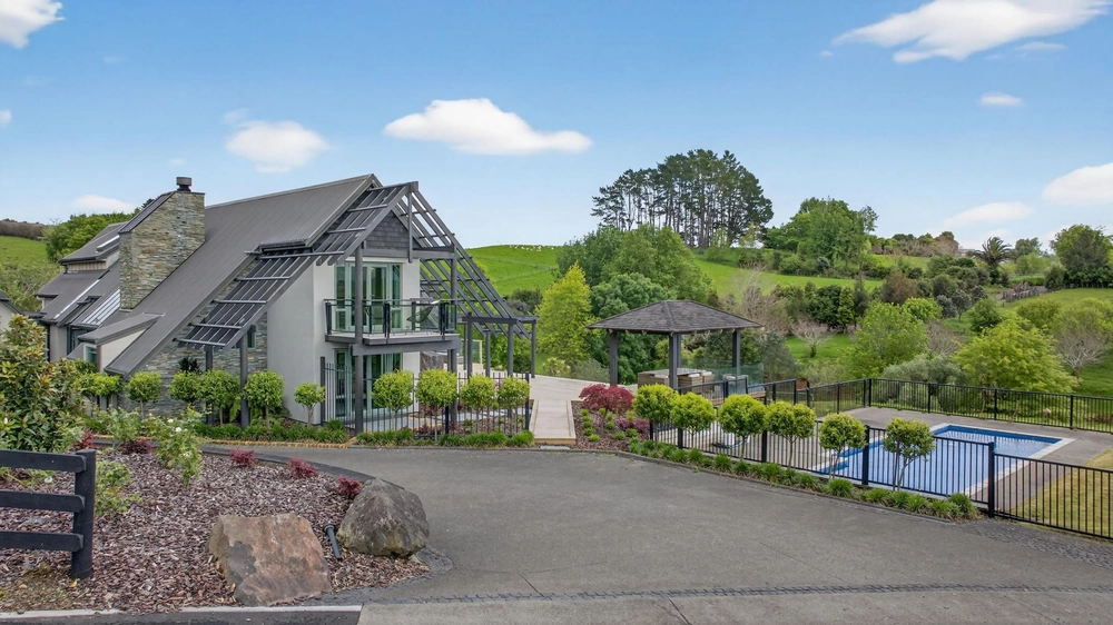 Photos of 333 Tuhimata Road