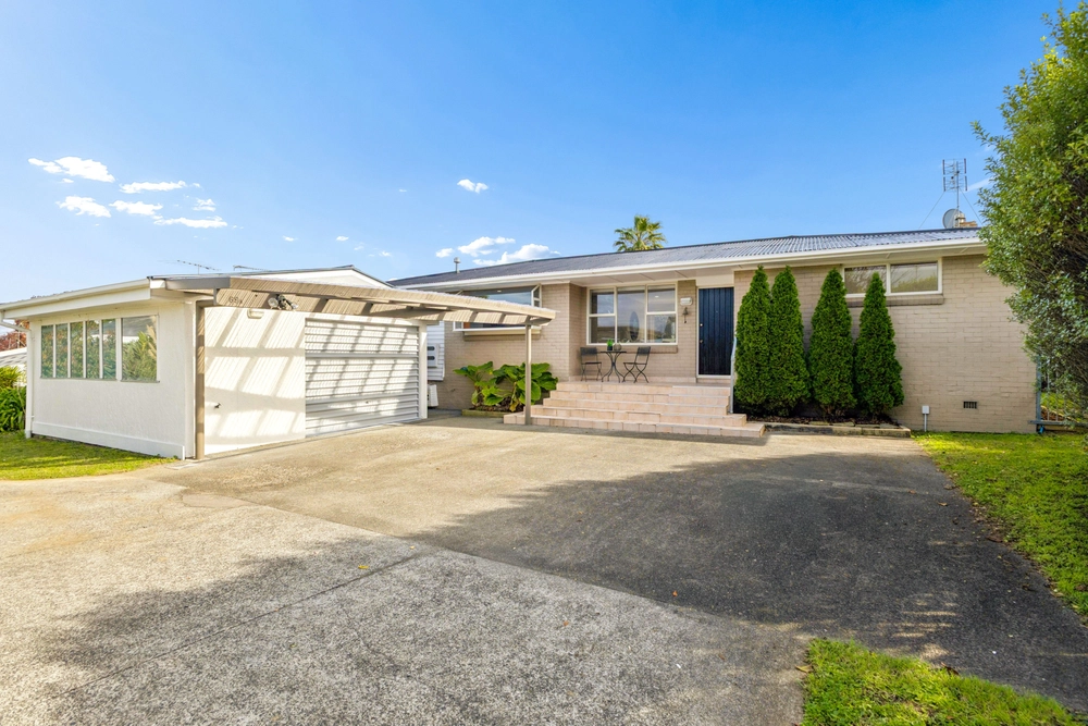 Photos of 69A Howe Street
