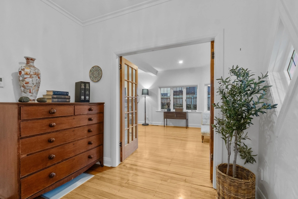 Photos of 2 Seabreeze Road