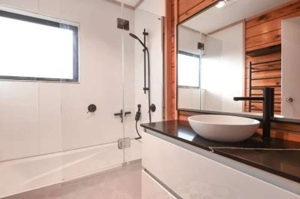 Photos of 48 Neri Crescent