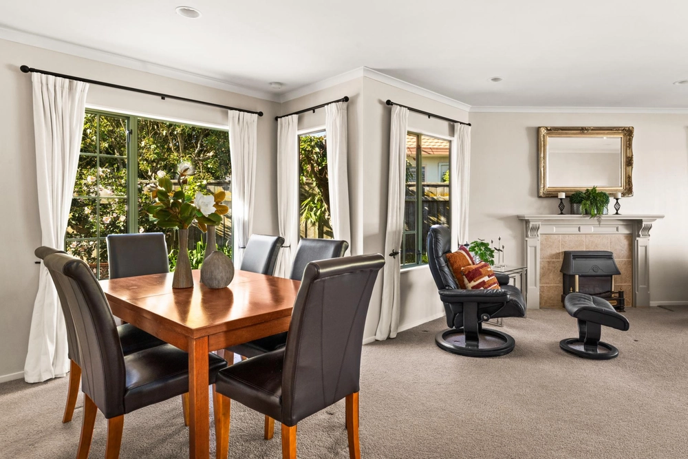 Photos of 19 Kingsgate Avenue