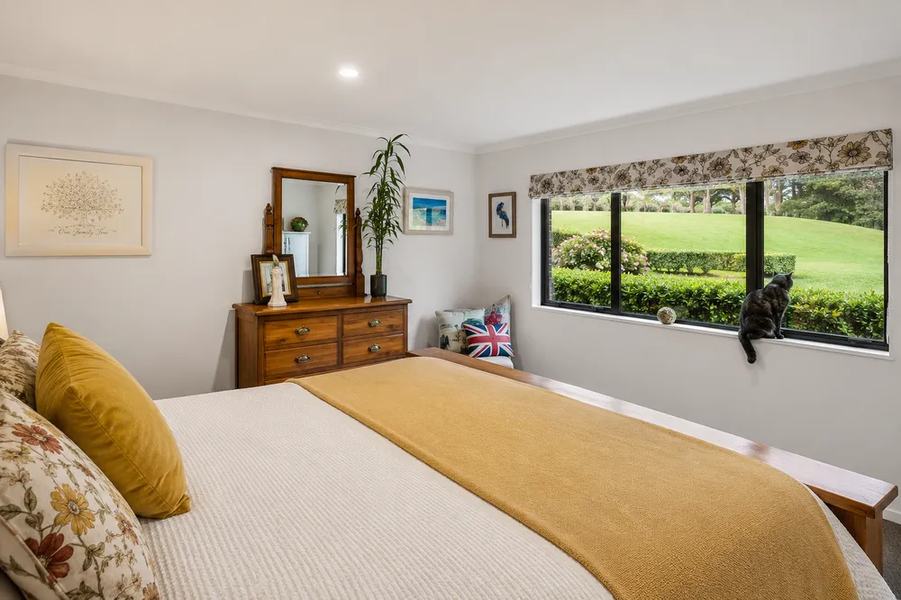 Photos of 108 Paremoremo Road