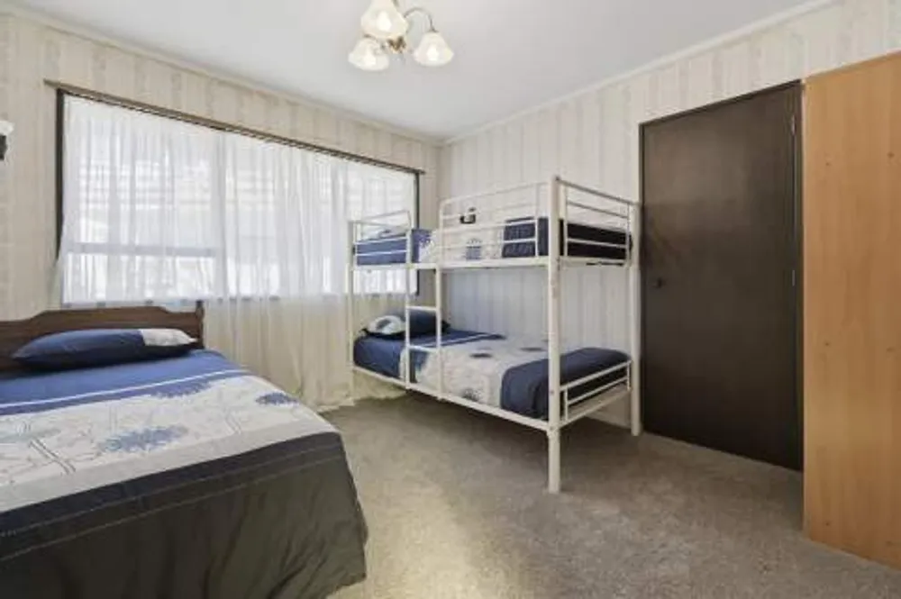 Photos of 17 Upland Street