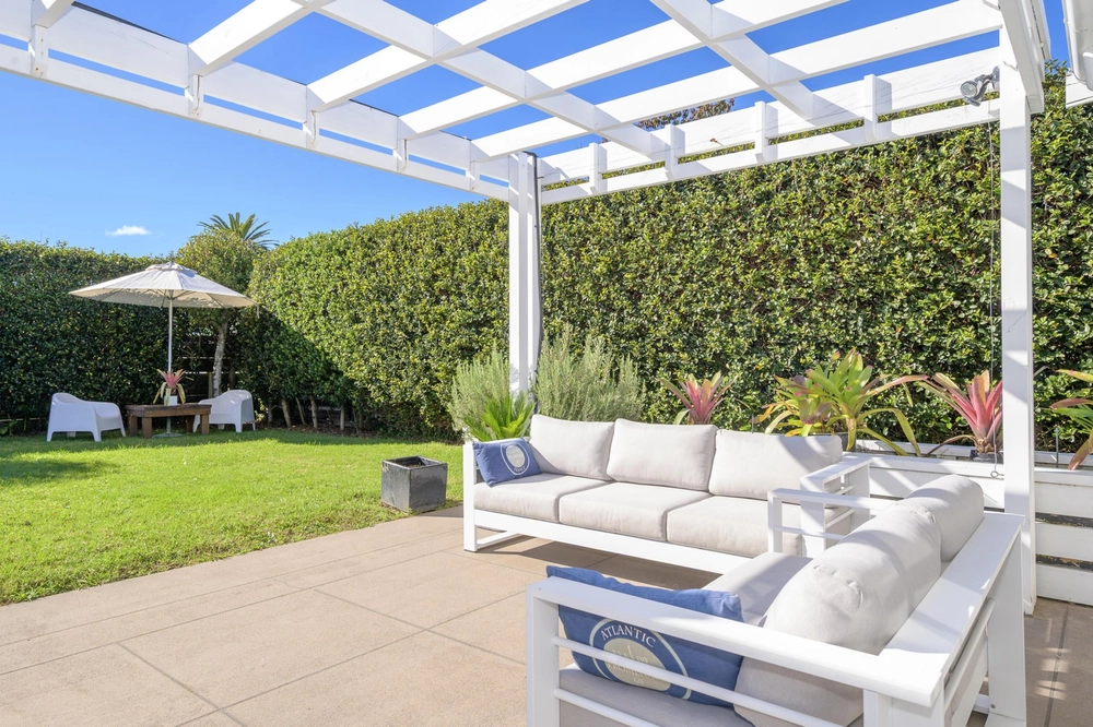 Photos of 9 Fourteenth Avenue