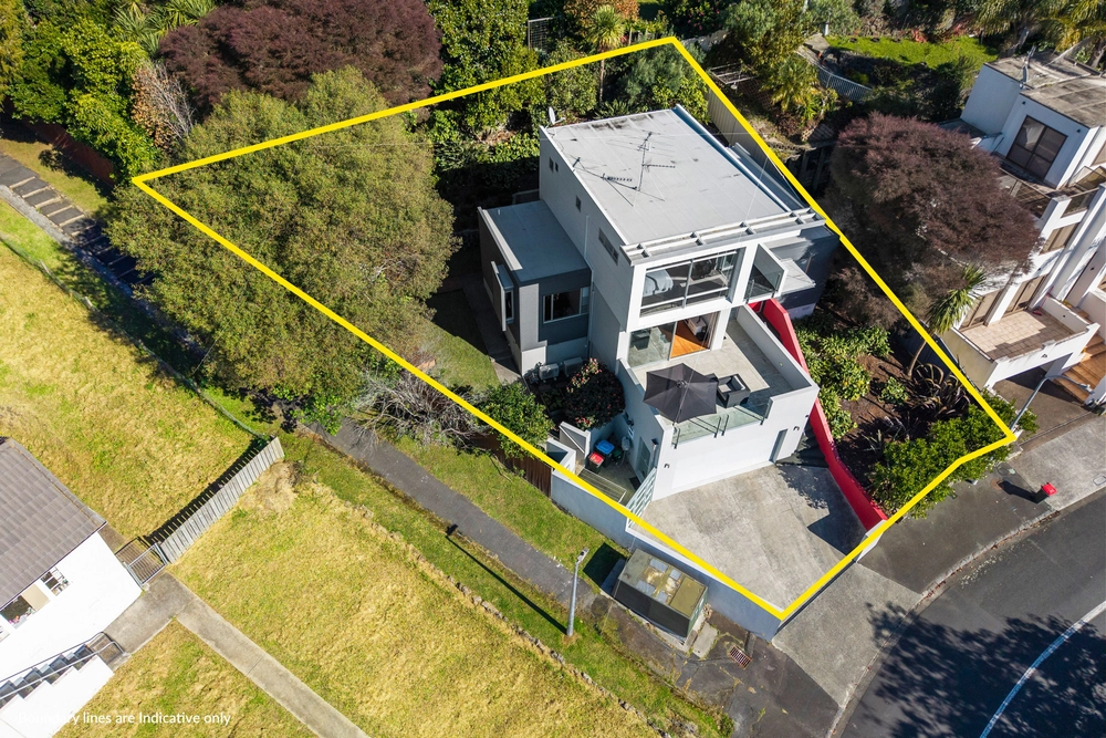 Photos of 93 Tautari Street