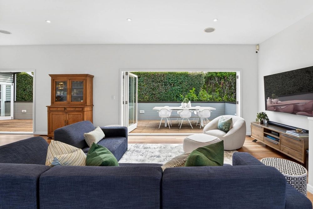 Photos of 12 Woodley Avenue