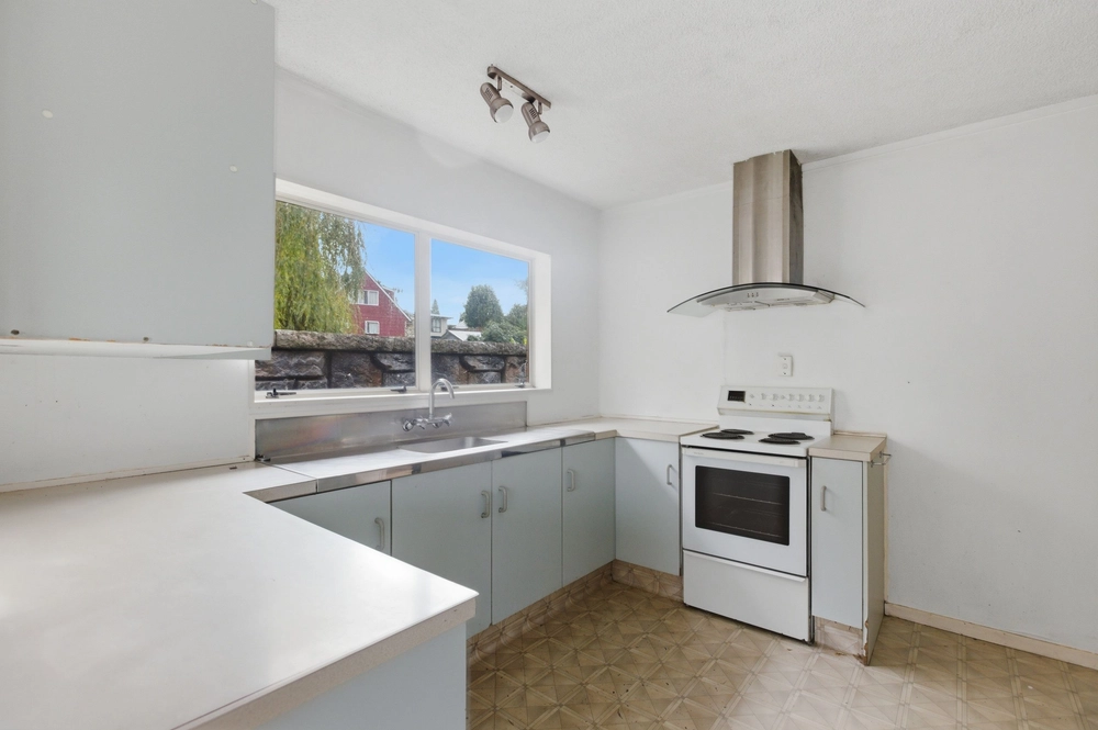 Photos of 53D Esmeralda Street