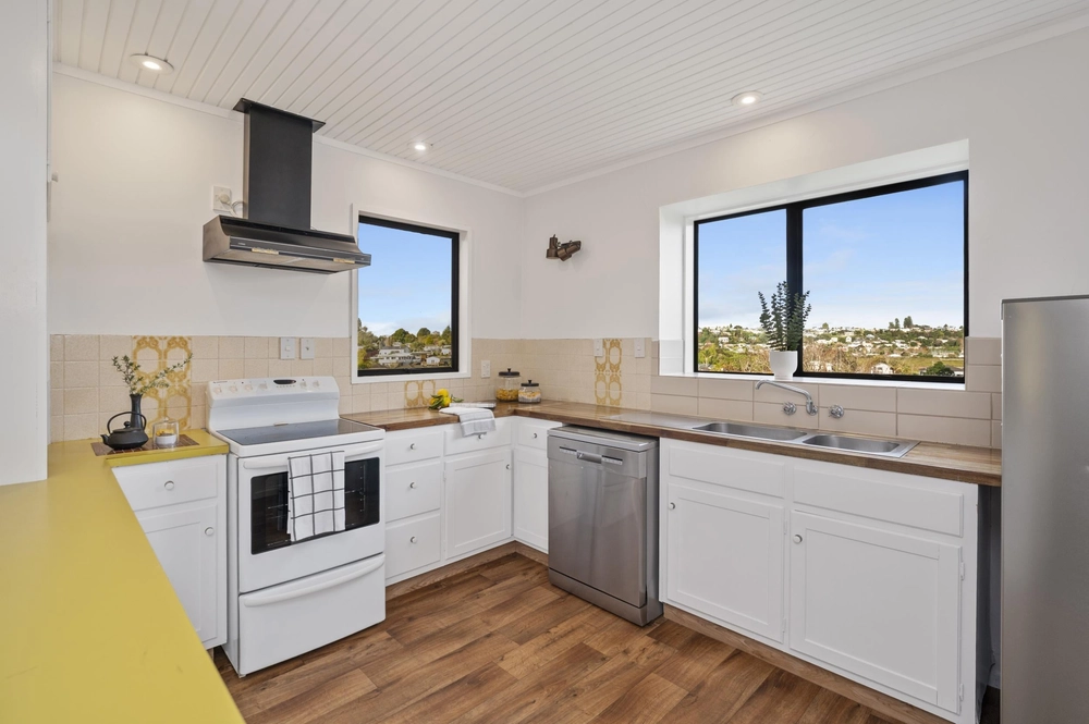 Photos of 53 Heron Avenue