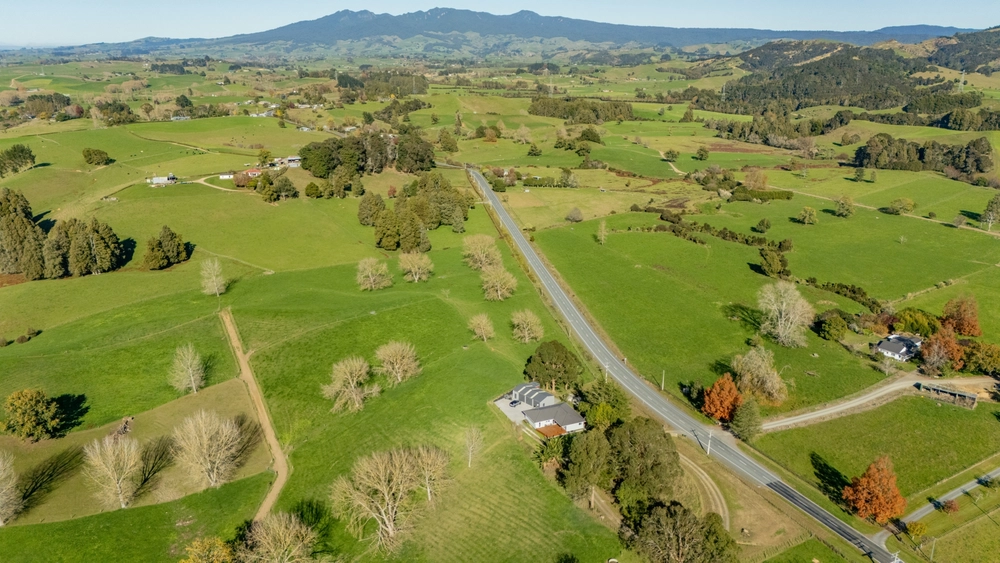 Photos of 1524 Te Pahu Road