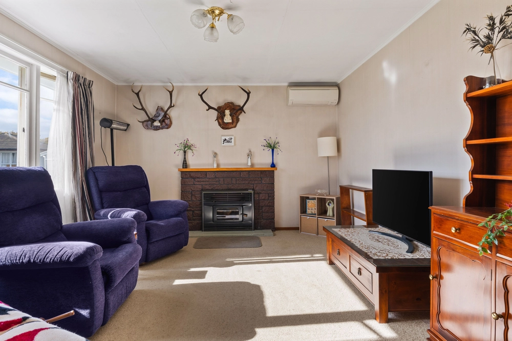 Photos of 21 Ropata Street