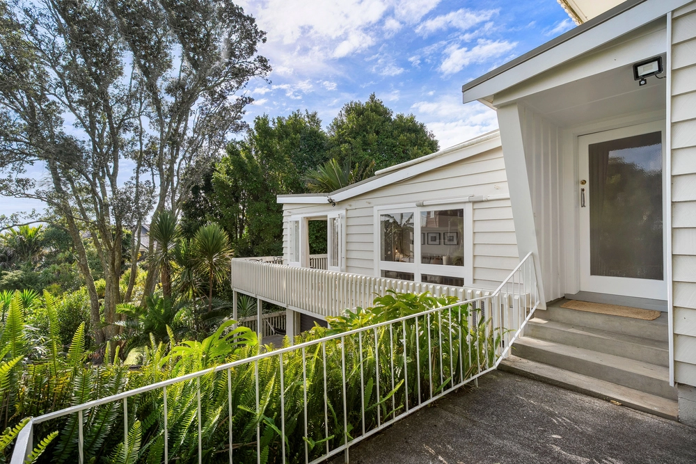 Photos of 1/289 St Heliers Bay Road