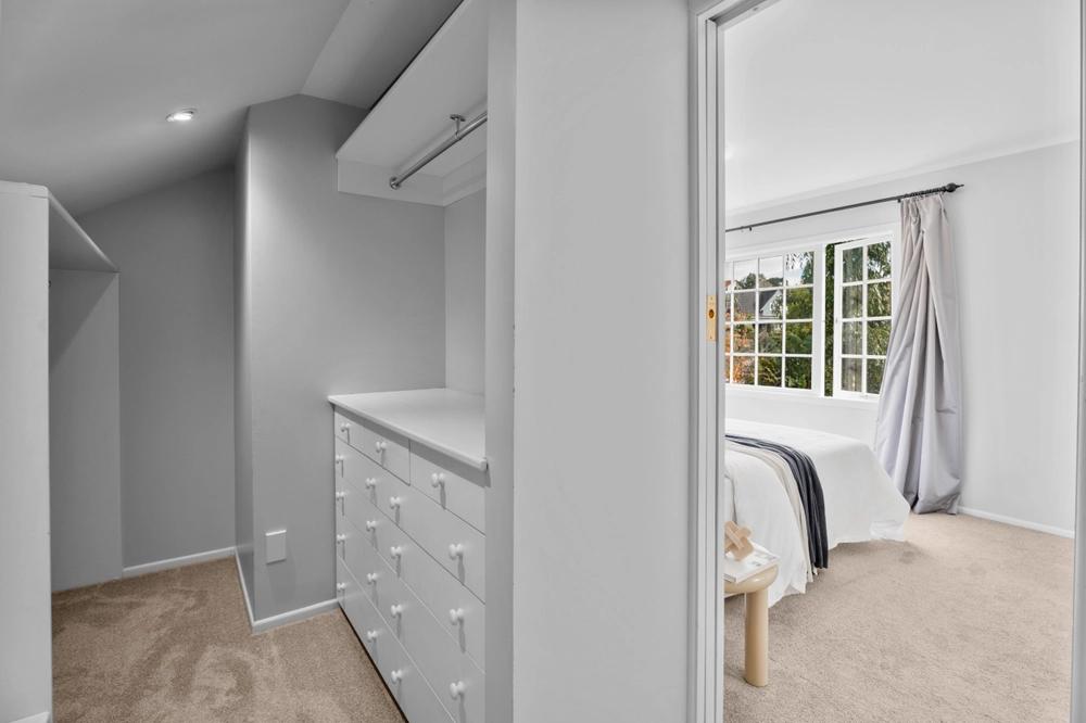 Photos of 29 Entrican Avenue