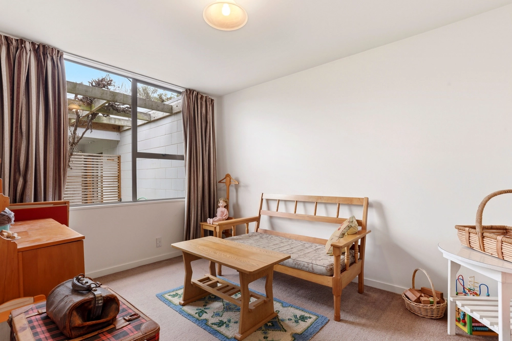 Photos of 47 Pitcairn Crescent