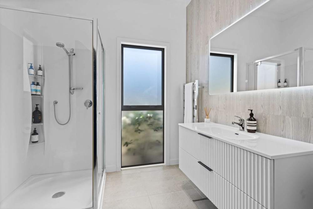 Photos of 27 Wainikau Lane
