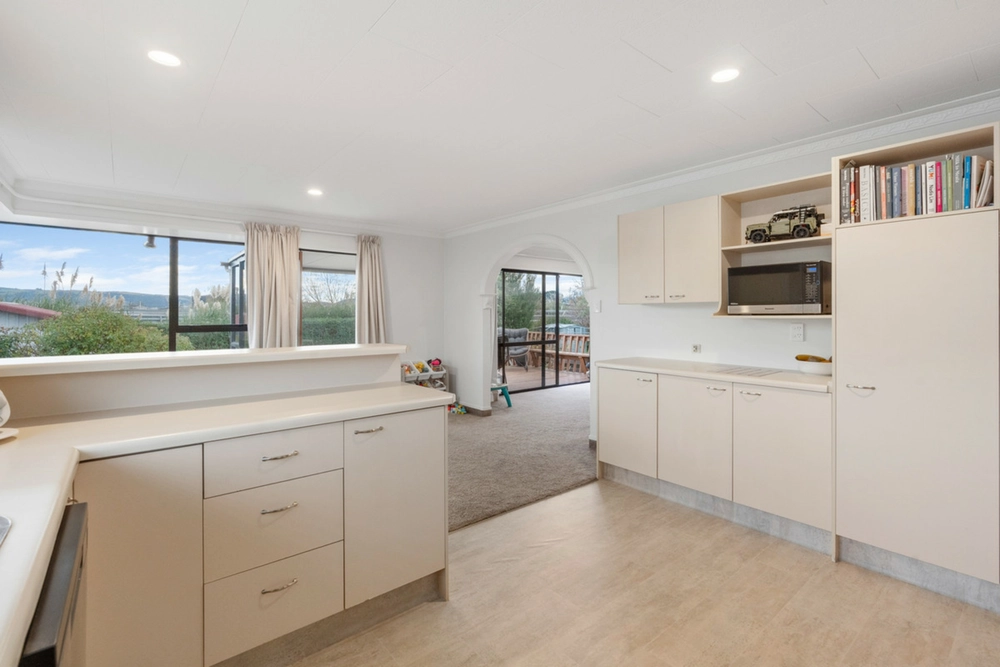 Photos of 47 Kinmont Crescent