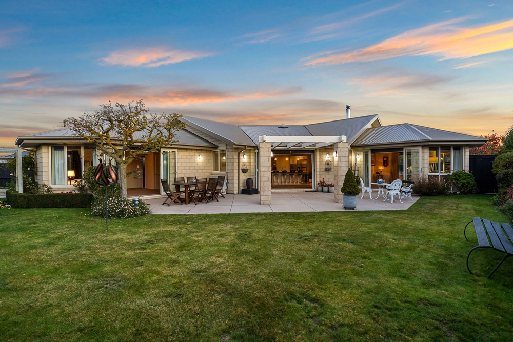 Photos of 19 Magnolia Boulevard