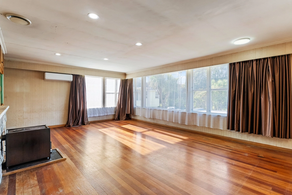 Photos of 9 Bassett Road