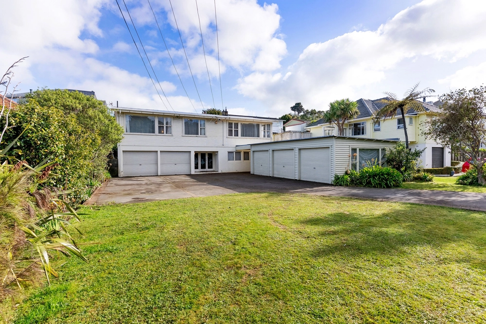 Photos of 9 Bassett Road