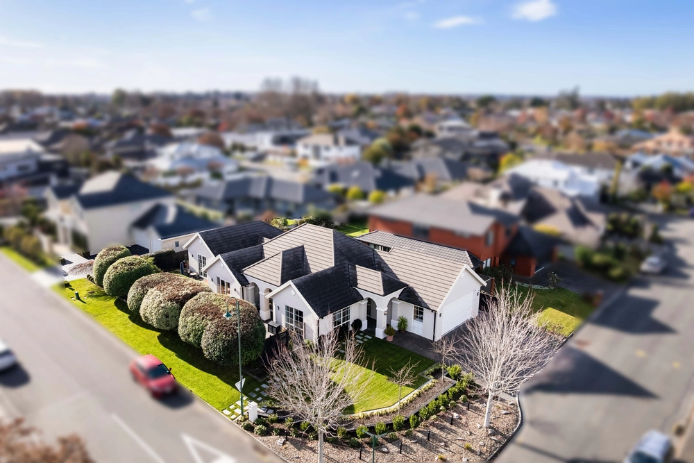 Photos of 2 Applefield Court